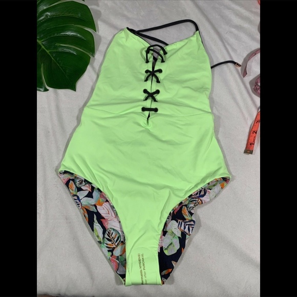 NWT $154 Maaji Lime Light One-piece Swimsuit in Black‎ Forest [SZ Small ] - Picture 11 of 12